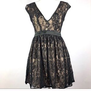 Mustard Seed Cream & Black Dress 👗Size Small